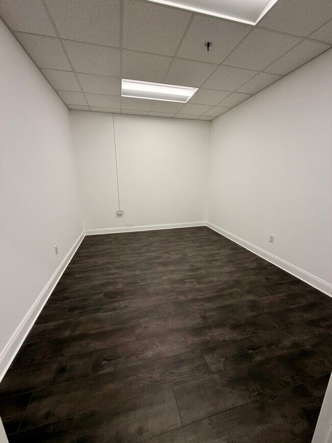 More details for 7000 Charleston Shores Blvd, Lake Worth, FL - Office for Lease