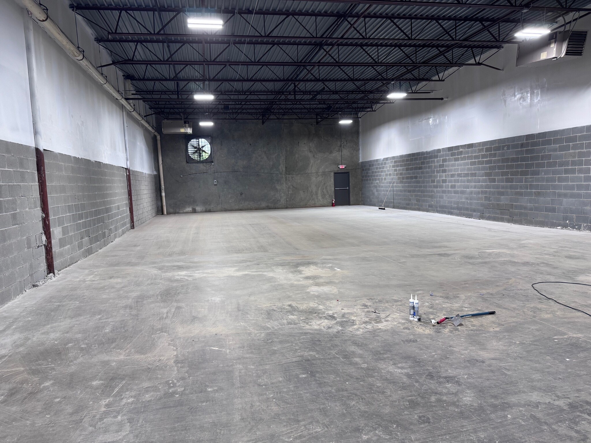4275 Arco Ln, North Charleston, SC for lease Interior Photo- Image 1 of 2