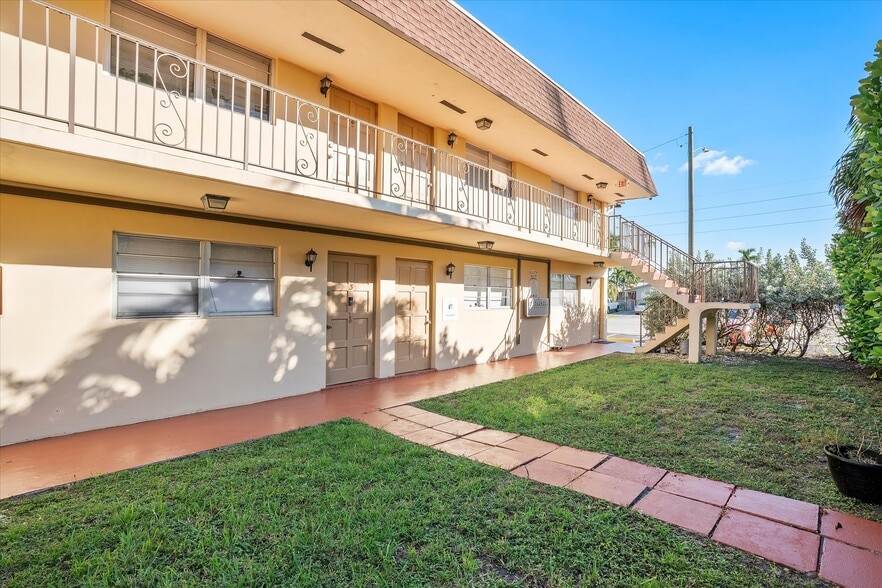 701 NE 8th St, Hallandale Beach, FL à vendre - Photo du bâtiment - Image 1 de 31