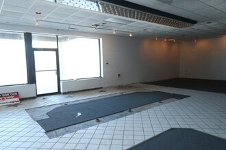 720-756 Broadway St, Berlin, WI for lease Interior Photo- Image 2 of 3