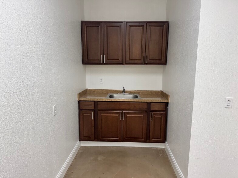 2225 Brown St, Napa, CA à louer - Photo intérieure - Image 2 de 9