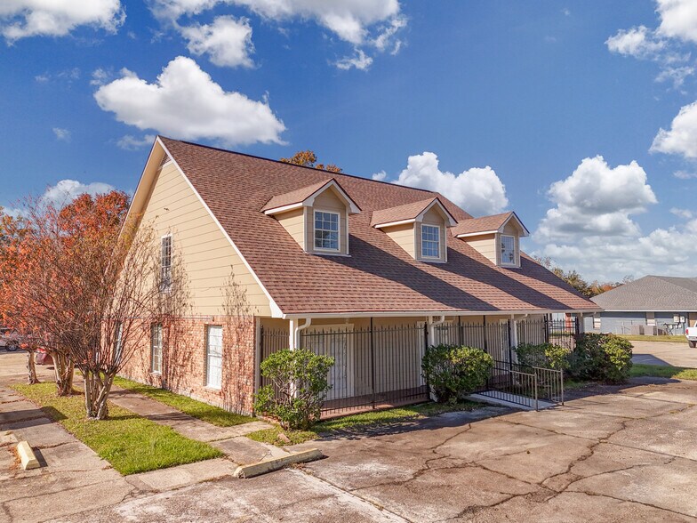 952 Oneal Ln, Baton Rouge, LA à louer - Photo du bâtiment - Image 1 de 10