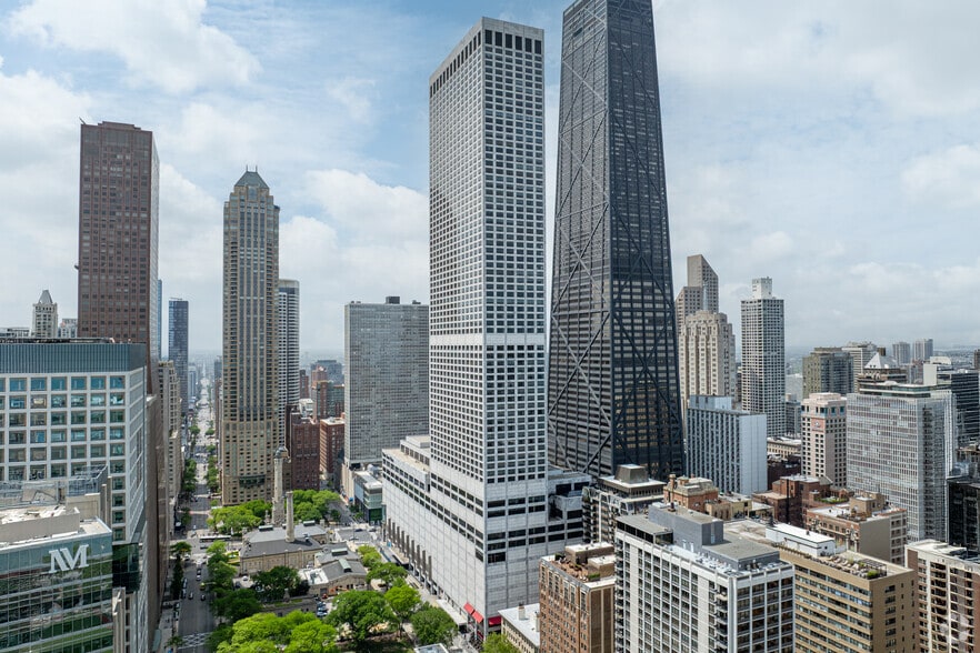 845 N Michigan Ave, Chicago, IL for lease - Primary Photo - Image 1 of 5