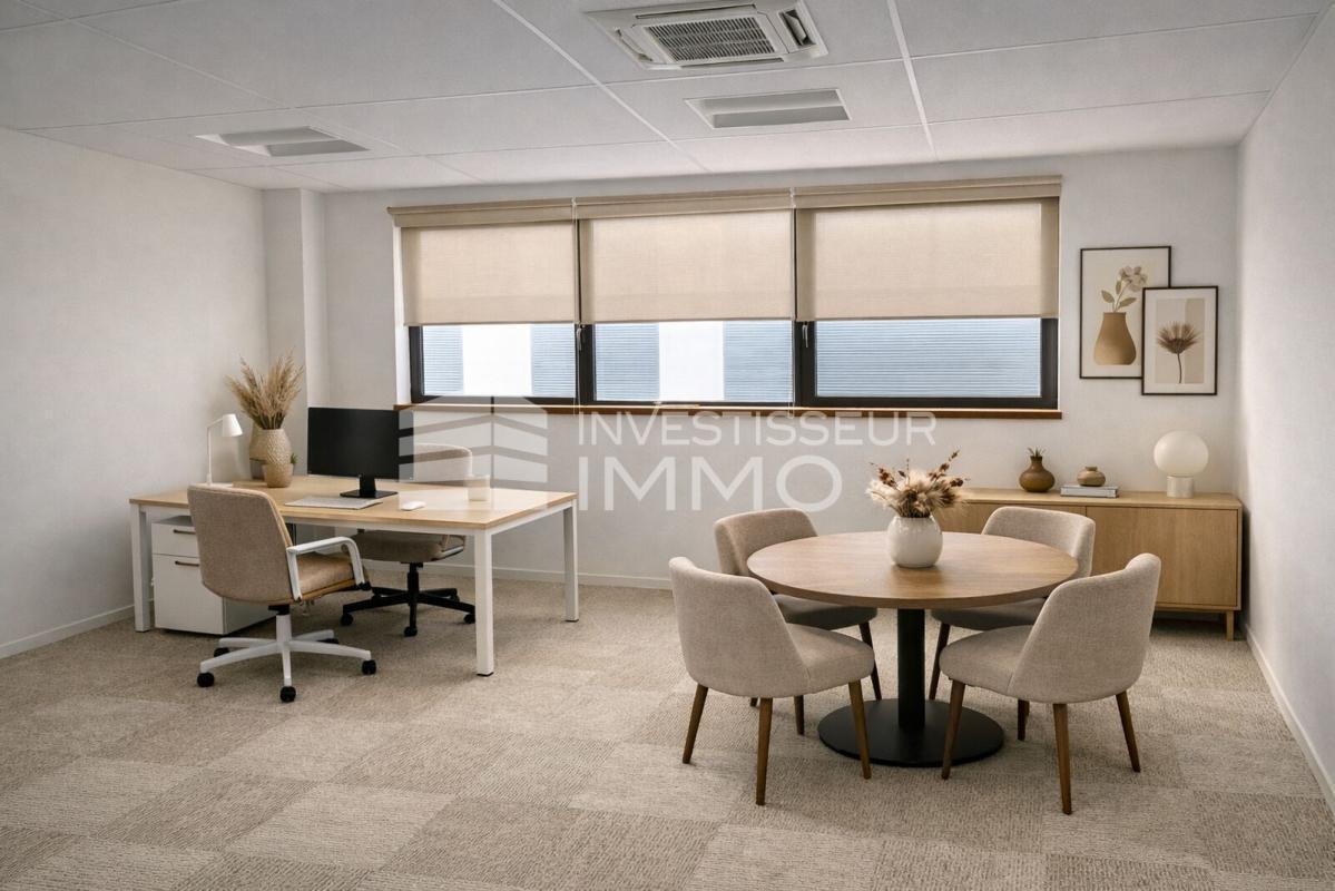 Office in Chelles for lease Interior Photo- Image 1 of 5