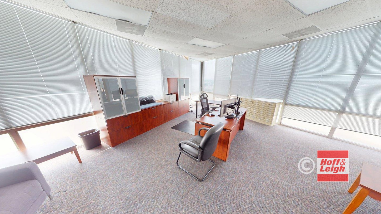 411 Lakewood Cir, Colorado Springs, CO 80910 - Unit Penthouse -  - Interior Photo - Image 2 of 7