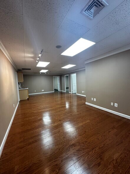 3921-3951 University Dr, Fairfax, VA à louer - Photo du bâtiment - Image 2 de 31