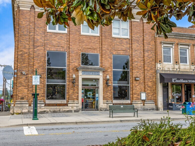 401 N Main St, Hendersonville, NC à vendre - Photo du bâtiment - Image 2 de 37