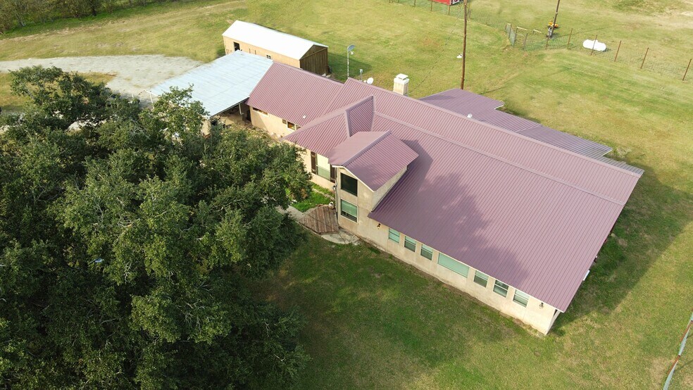 1226 San Marcos Hwy, Luling, TX à vendre - Photo du bâtiment - Image 3 de 32