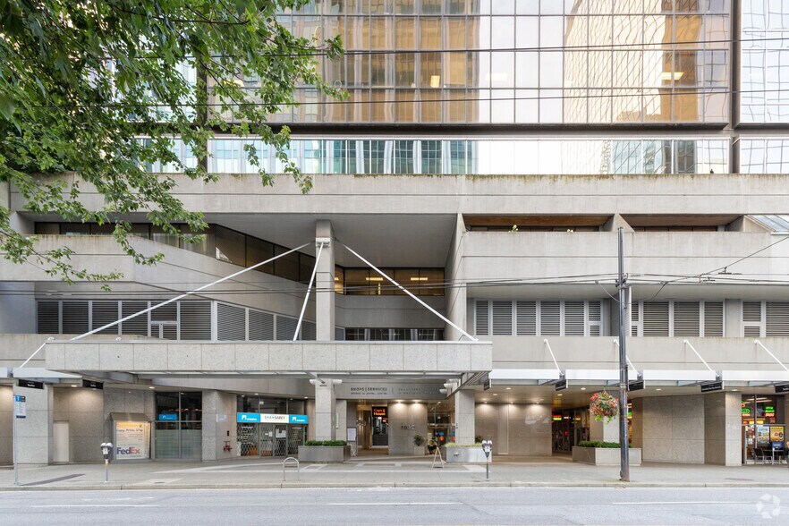 1050 W Pender St, Vancouver, BC à louer - Photo du bâtiment - Image 2 de 6