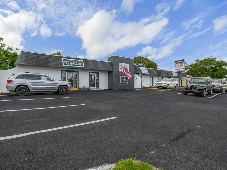 2133-2145 Sarno Rd, Melbourne, FL for sale - Building Photo - Image 2 of 10