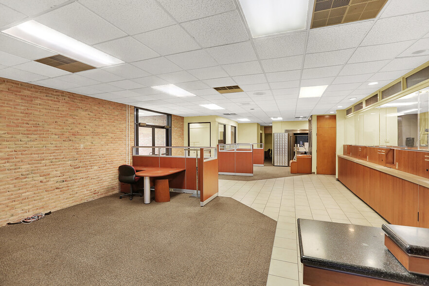 3037 N Front St, Harrisburg, PA for lease - Interior Photo - Image 2 of 9