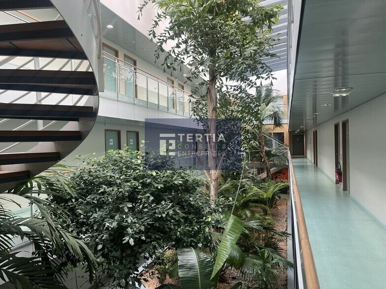 Office in Montpellier for lease - Interior Photo - Image 3 of 5