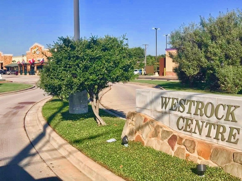 1201 Hewitt Dr, Waco, TX for lease - Primary Photo - Image 1 of 6