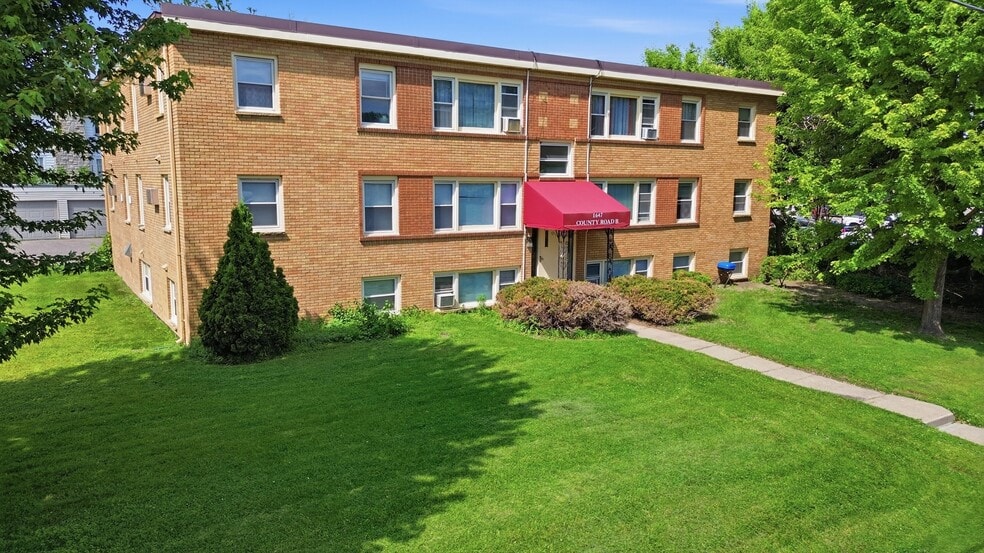 1647 County Road B W, Roseville, MN for sale - Building Photo - Image 2 of 22