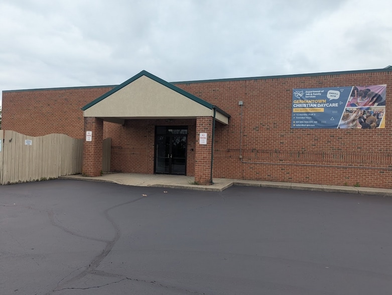 2301-2373 Dayton-Germantown Pike, Germantown, OH for lease - Building Photo - Image 2 of 6