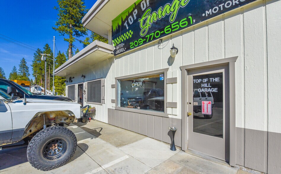 24967 State Highway 108, Mi Wuk Village, CA à vendre - Photo du bâtiment - Image 3 de 54