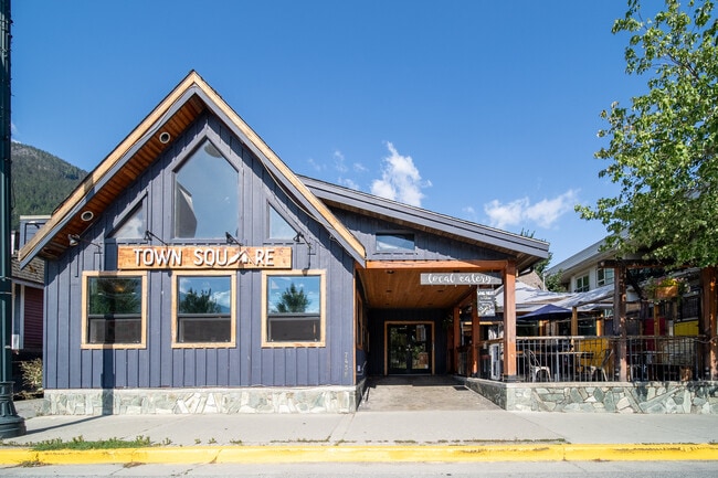 Plus de détails pour 7439 Frontier St, Pemberton, BC - Commerce de détail à vendre