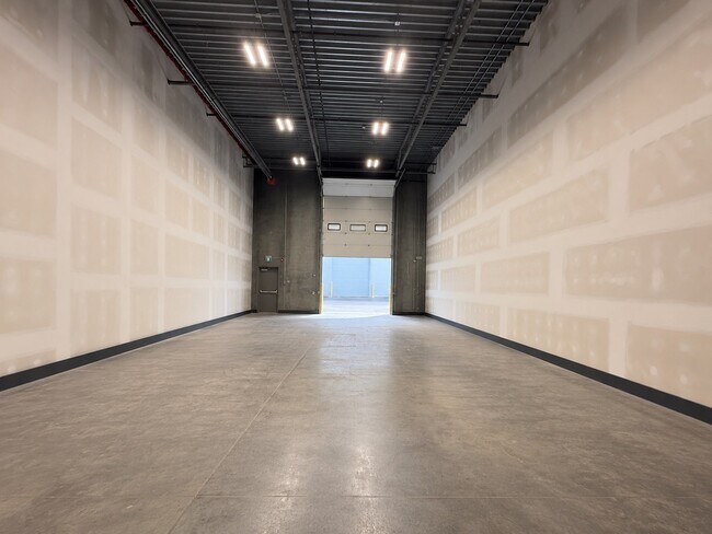 Plus de détails pour 118 Provincial Ave, Sherwood Park, AB - Industriel à louer