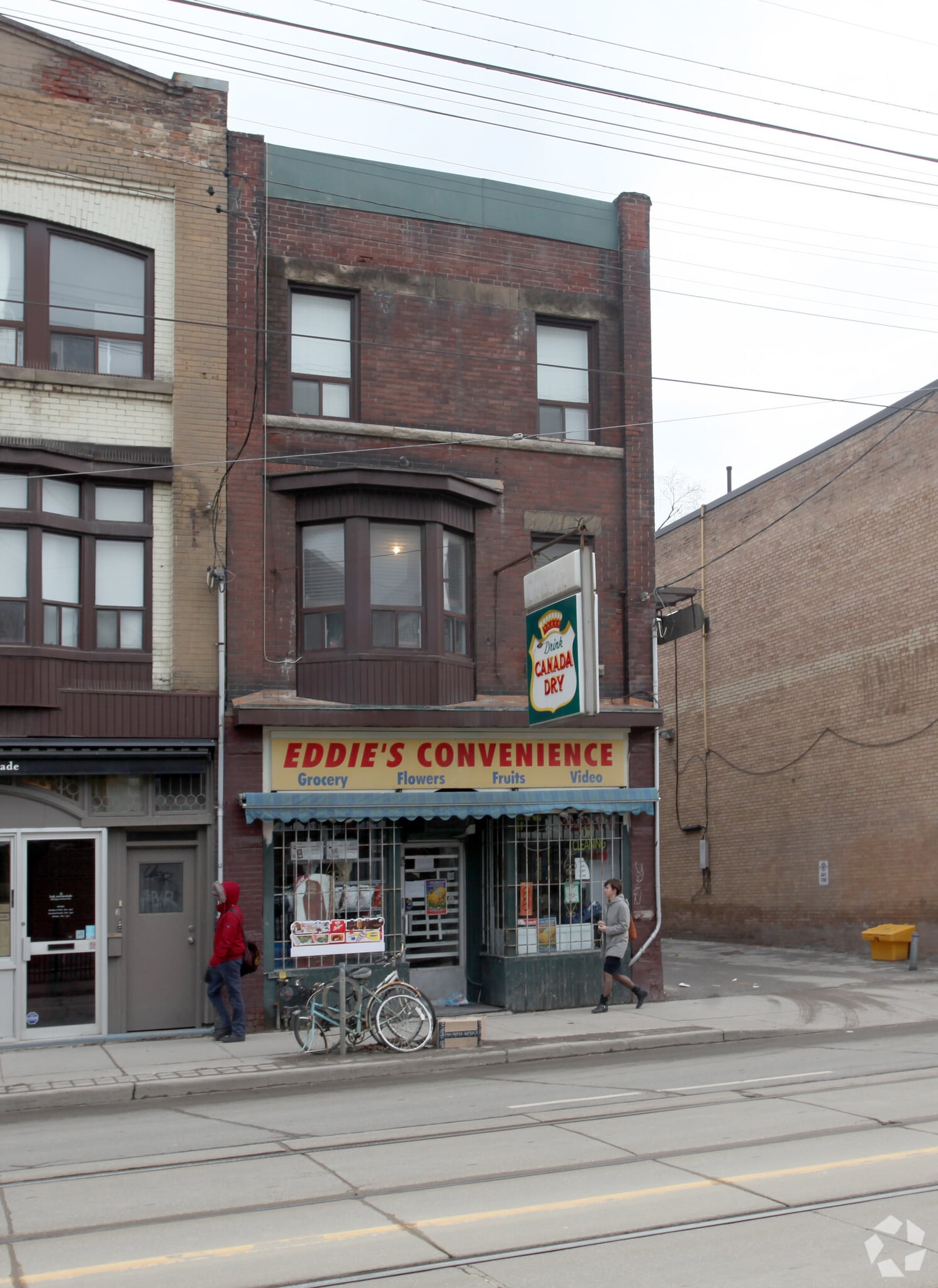 900 Queen St E, Toronto, ON for sale Primary Photo- Image 1 of 1