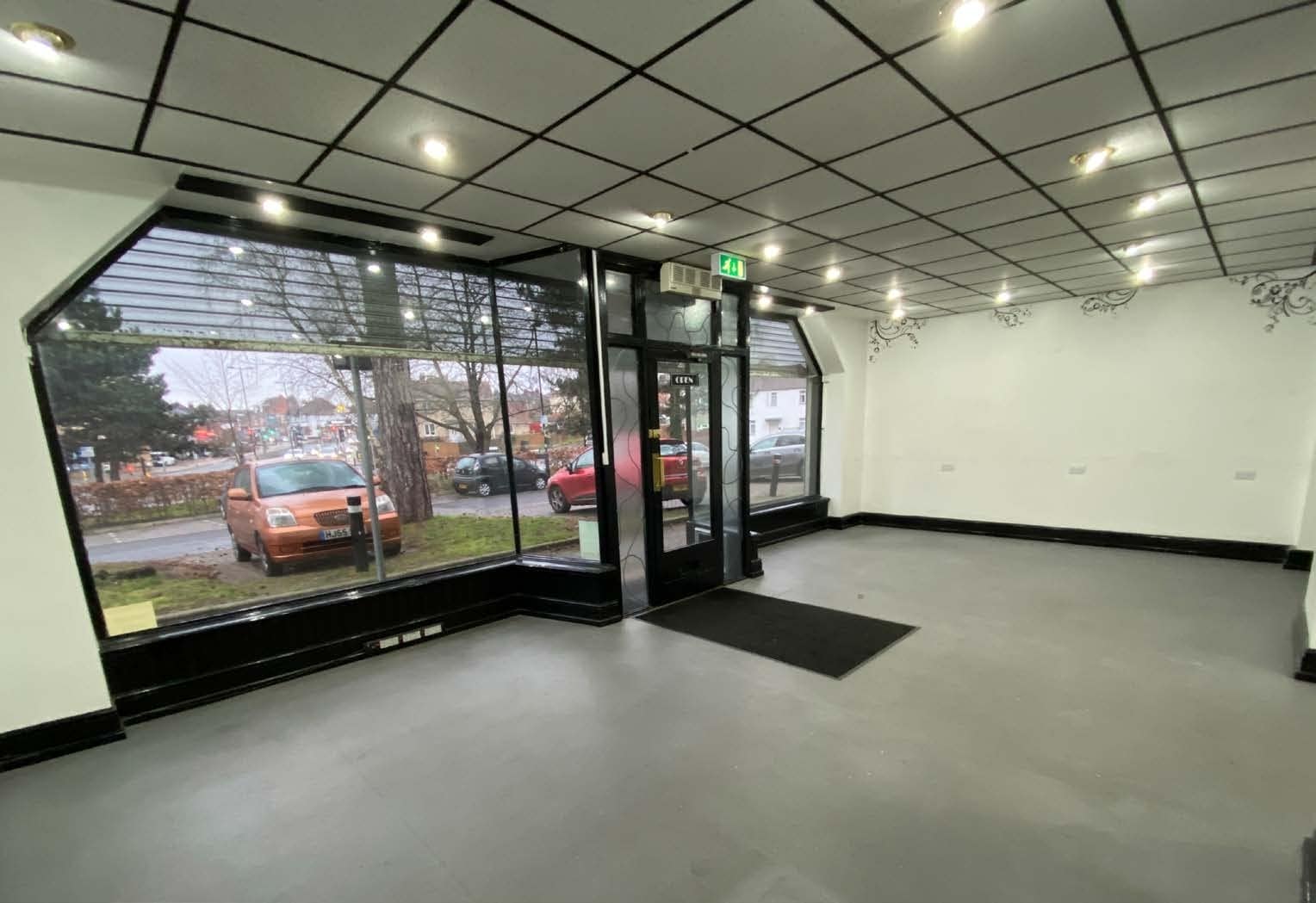 High Rd, Southampton for lease Interior Photo- Image 1 of 4