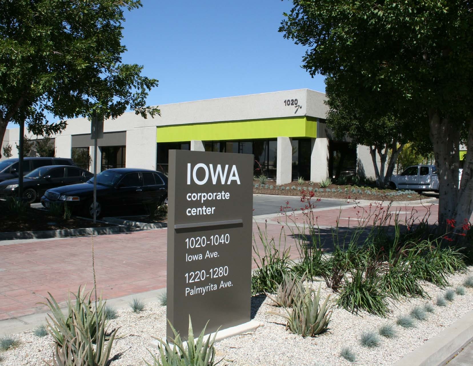 1020 Iowa Ave, Riverside, CA à louer Photo du bâtiment- Image 1 de 10