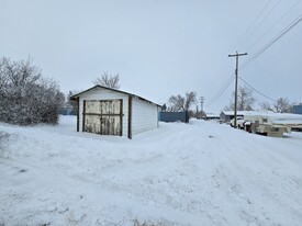 128 1 Ave, Hussar AB - Services immobiliers commerciaux