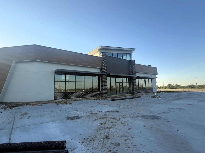 7501 25th Ave, Texas City, TX for lease - Building Photo - Image 2 of 10