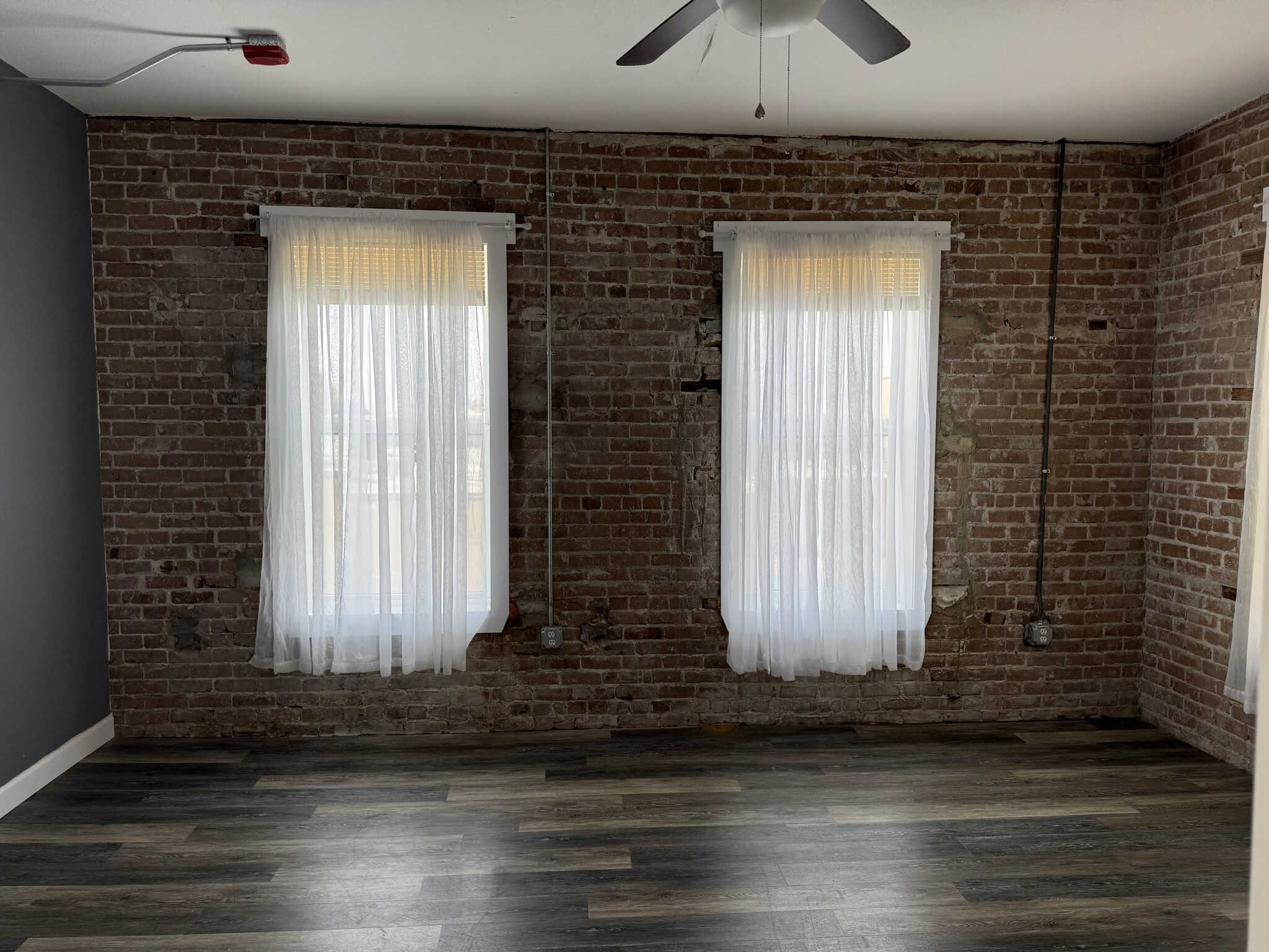 103 S 2nd St, Leesburg, FL for lease Interior Photo- Image 1 of 6