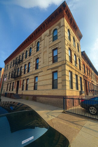 More details for 58 De Sales Pl, Brooklyn, NY - Multifamily for Sale