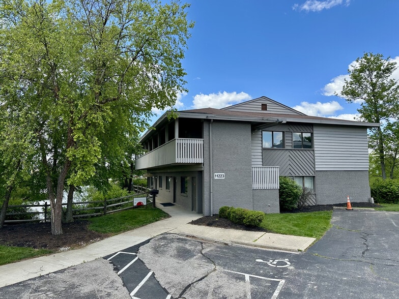 11223 Cornell Park Dr, Cincinnati, OH for lease - Building Photo - Image 3 of 14