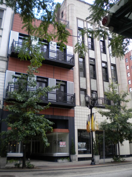 536 S 4th St, Louisville, KY à louer - Photo du bâtiment - Image 1 de 3