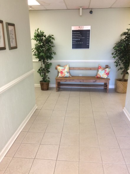 500 Newfield Ave, Stamford, CT à louer - Photo intérieure - Image 3 de 13