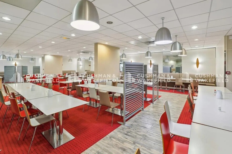 Office in Levallois-Perret for lease - Building Photo - Image 1 of 1