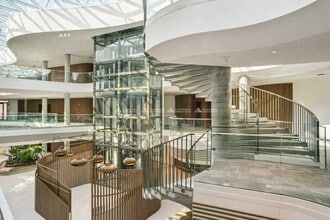 370 Rue Sans Souci, Limonest for lease Interior Photo- Image 2 of 13