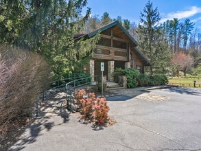 1482 Russ Ave, Waynesville, NC for lease Interior Photo- Image 2 of 50