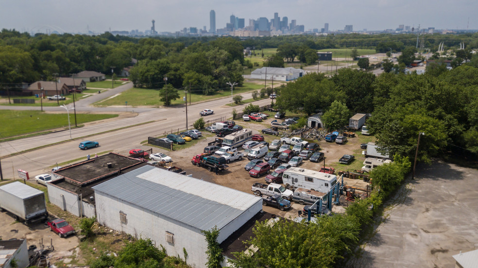 3030 Cedar Crest Blvd, Dallas, TX for sale - Primary Photo - Image 1 of 1