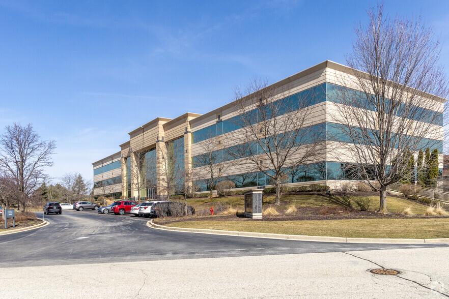 N19W24200 Riverwood Dr, Pewaukee, WI for lease - Building Photo - Image 1 of 5