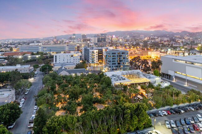 Plus de détails pour 1370 N St Andrews Pl, Los Angeles, CA - Cotravail à louer