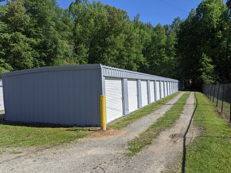 239 Commerce Ln, Ball Ground, GA à vendre - Photo du bâtiment - Image 2 de 4