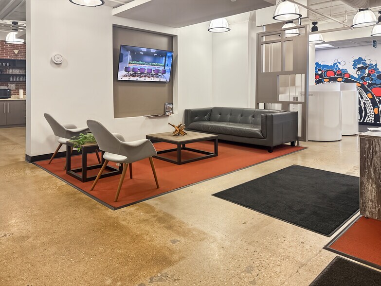 330 St Mary Ave, Winnipeg, MB for lease - Interior Photo - Image 3 of 17