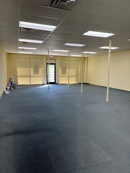 3677 W Outer Rd, Arnold, MO for lease - Interior Photo - Image 3 of 6