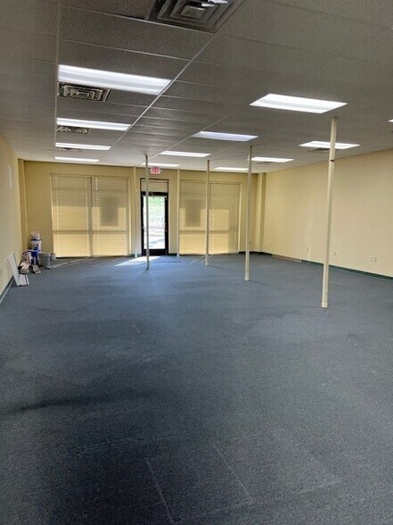 3677 W Outer Rd, Arnold, MO à louer - Photo intérieure - Image 3 de 6