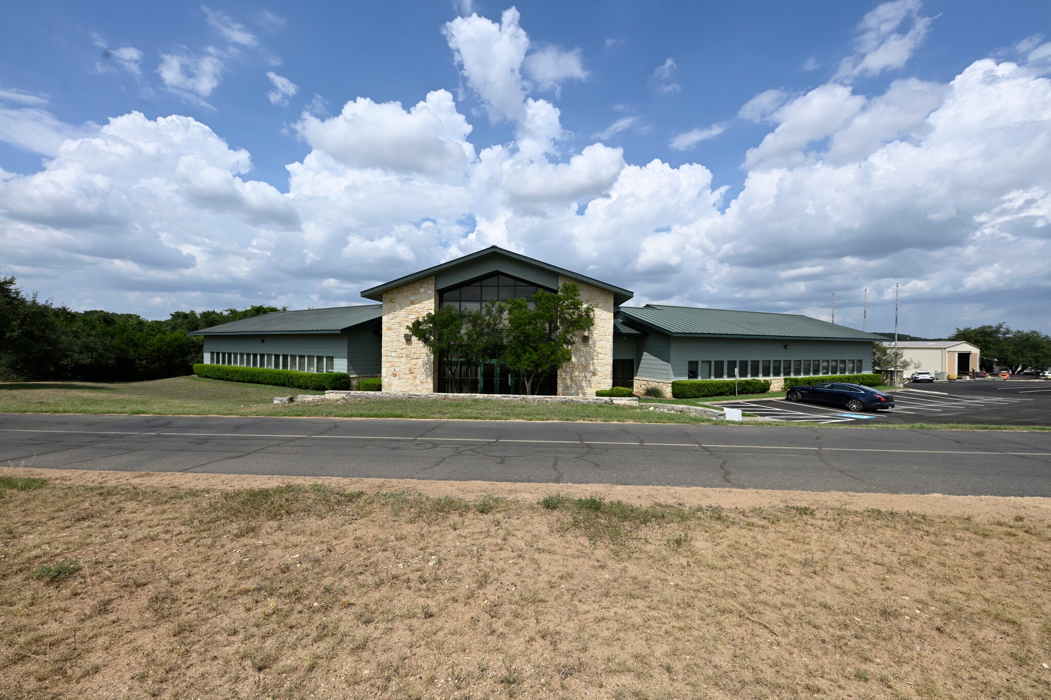 116 Kestrel Dr, Spring Branch, TX for lease Primary Photo- Image 1 of 16