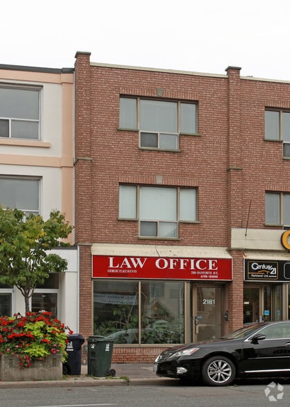 2177-2179 Danforth Ave, Toronto, ON à vendre - Photo du bâtiment - Image 2 de 4
