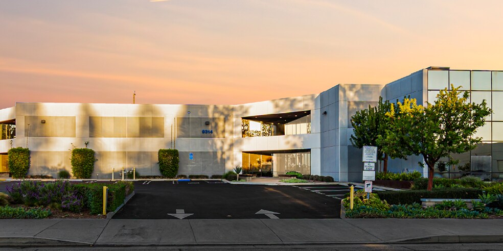 9314-9324 Eton Ave, Chatsworth, CA for lease - Primary Photo - Image 1 of 4