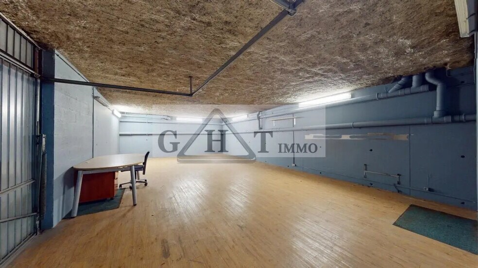 Office in Le Raincy for lease - Interior Photo - Image 1 of 6