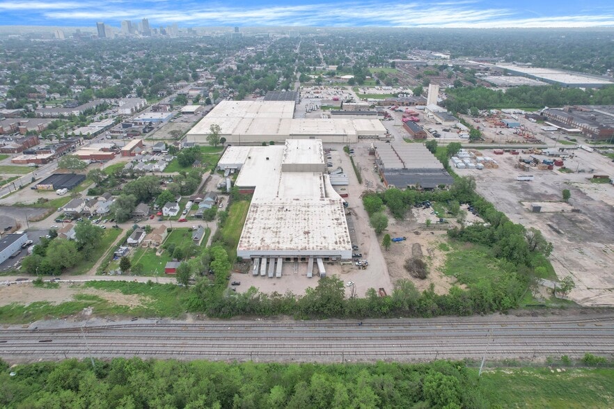 521 Marion Rd, Columbus, OH for sale - Building Photo - Image 3 of 17