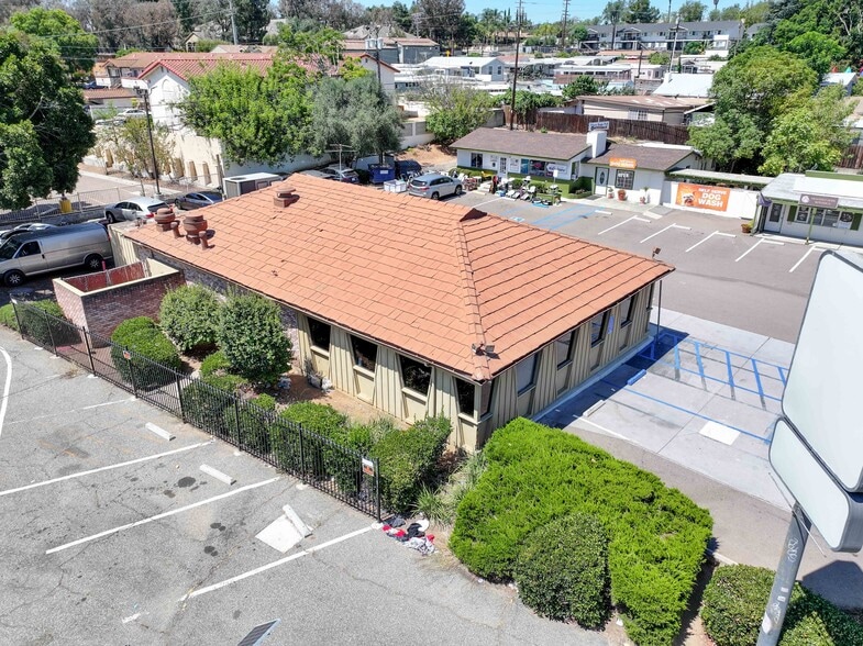 1235 S Mission Rd, Fallbrook, CA for lease - Building Photo - Image 2 of 6