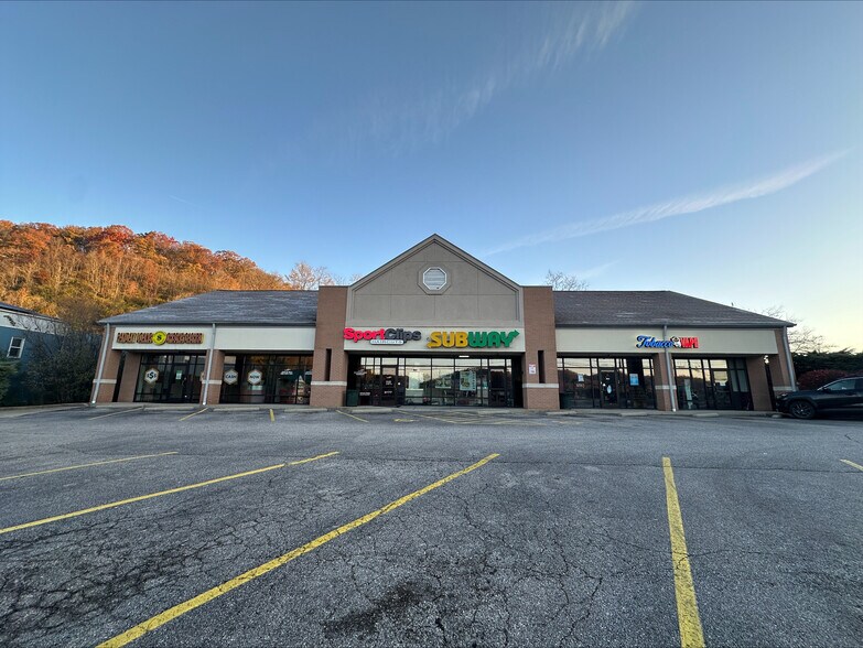 1990 Highland Pike, Ft Wright, KY à louer - Photo du bâtiment - Image 1 de 9