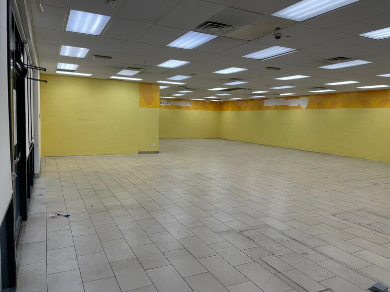 230 A Nellis Blvd, Las Vegas, NV à louer - Photo intérieure - Image 3 de 19
